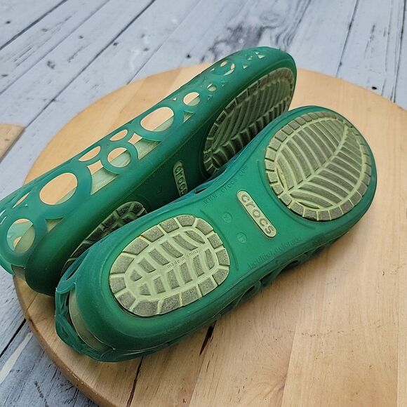 CROCS Womens Adrina III Flat Size 11 Green Slip On Sandal Shoe Cutouts Peep Toe - Picture 7 of 7